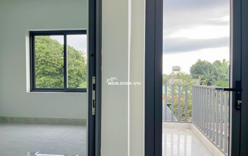 BÁN NGỘP NHÀ 1 TRỆT 2 LẦU 150M2 2TY5 TRUNG TÂM THỦ DẦU MỘT, SỔ HỒNG RIÊNG,ĐƯỜNG XE HƠI